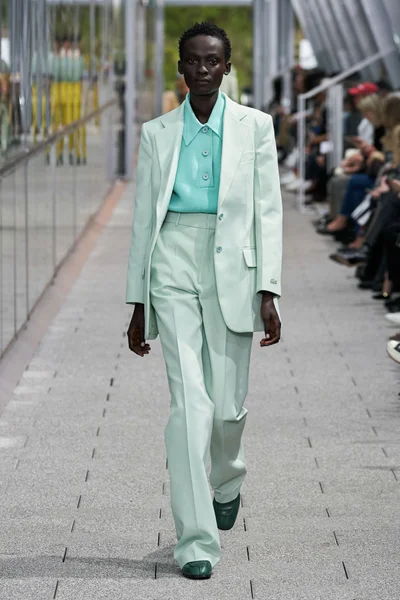 Look 24